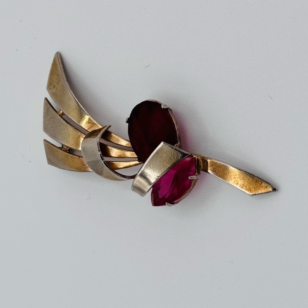 Vintage Retro Modern Brooch with Ruby and Pink Cadmium Glass Stones – 1940s–50s